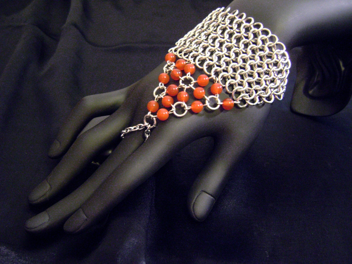 Carnelian Chainmail Handflower