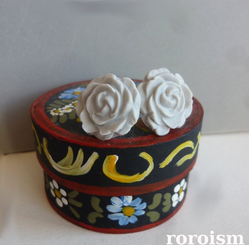 White Rose -  cabochon STUD earrings, posts, resin, floral, vintage style, spring fashion