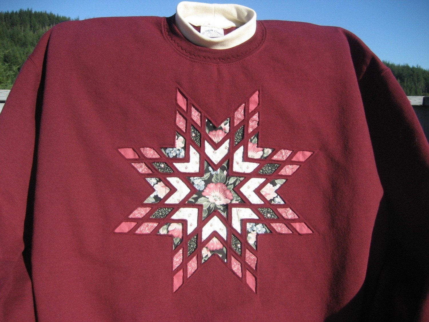 Cranberry Lone Star Sweatshirt - L
