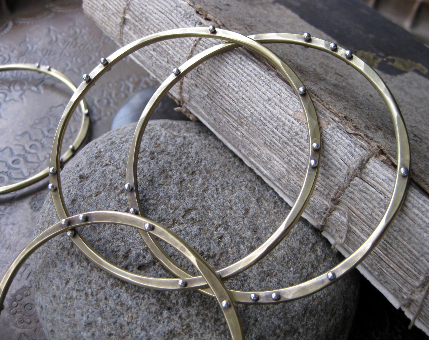 Orbit Bangle Bracelet (one)