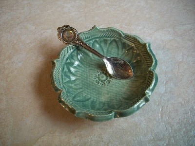 StarBurst Lotus Bowl with Spoon
