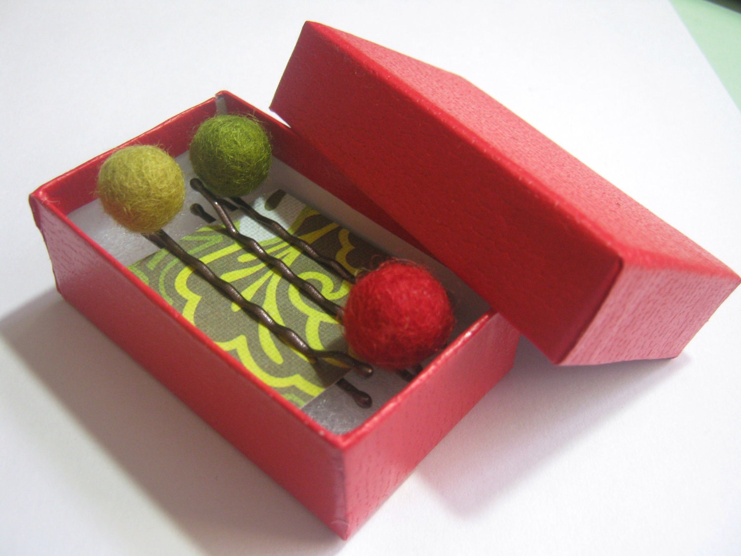 sweet peas - felt ball bobby pins (tranquility)