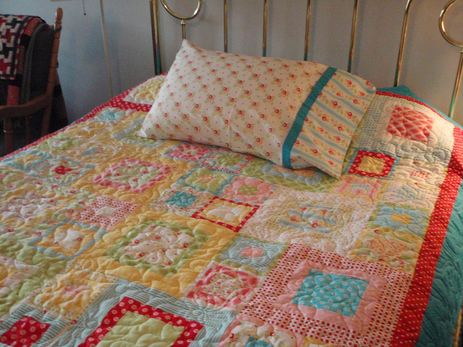 Twin Size Quilt with Matching Pillowcase