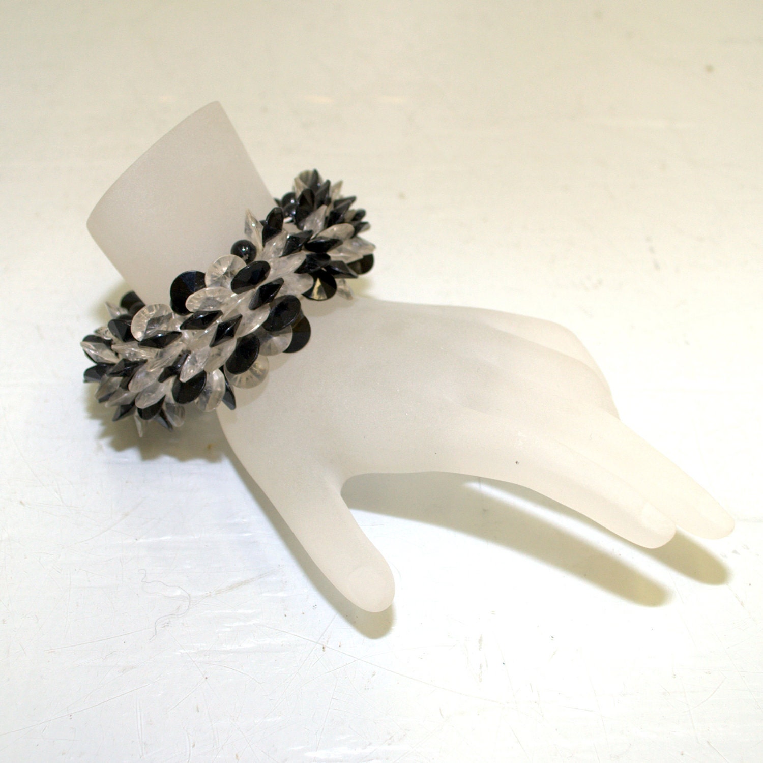 vintage 1940s Lucite prim bracelet