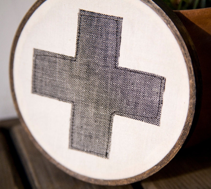 Classic Red Cross Wall Hanging in Hoop - Gray 4" hoop