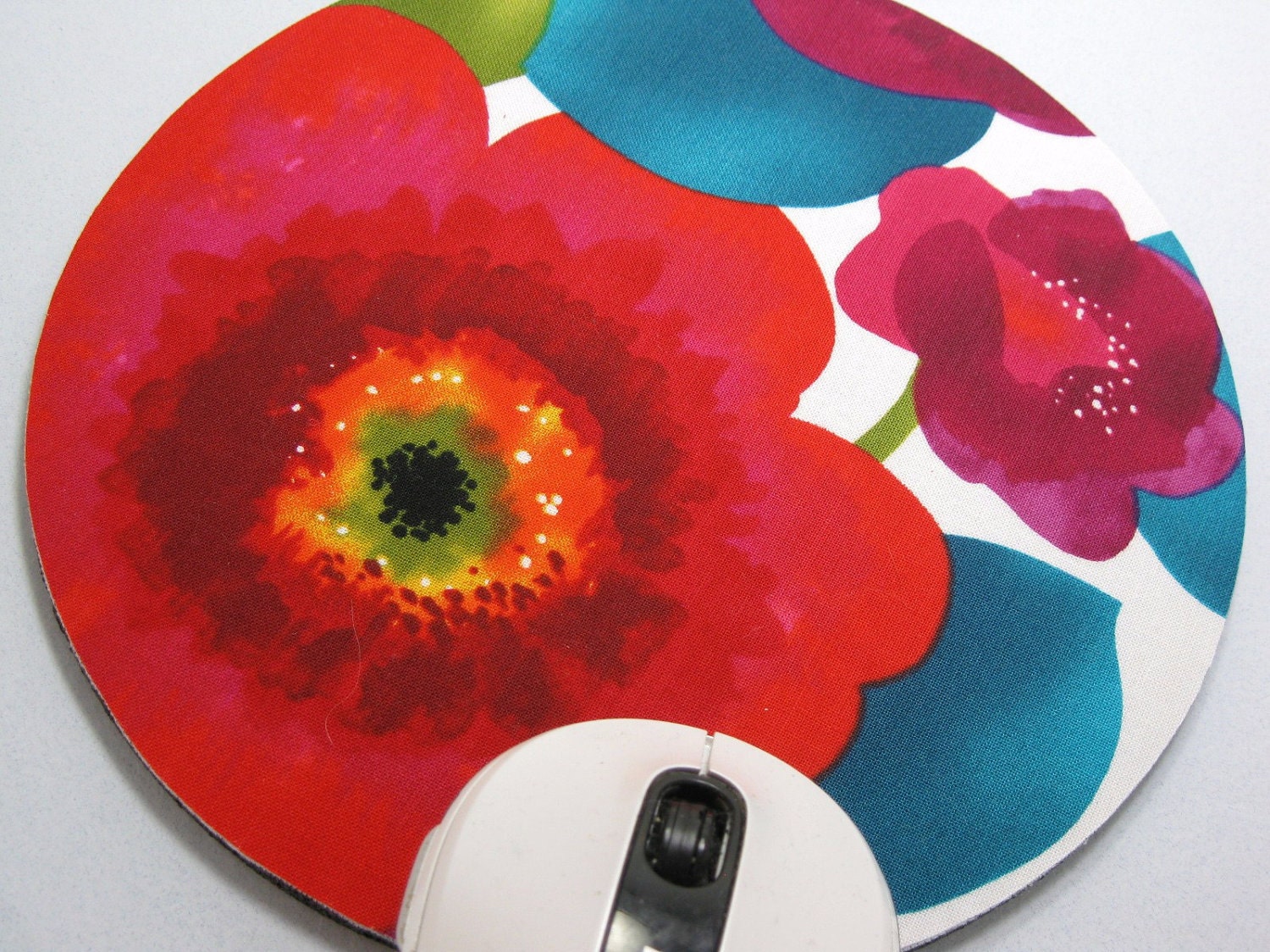 Mouse Pad, Computer Mouse Pad, Round Fabric Mouse Pad or Trivet      Poppy Punch