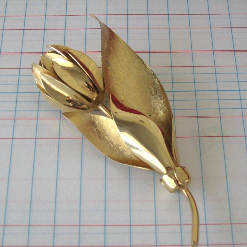 Vintage Gold Flower Pin