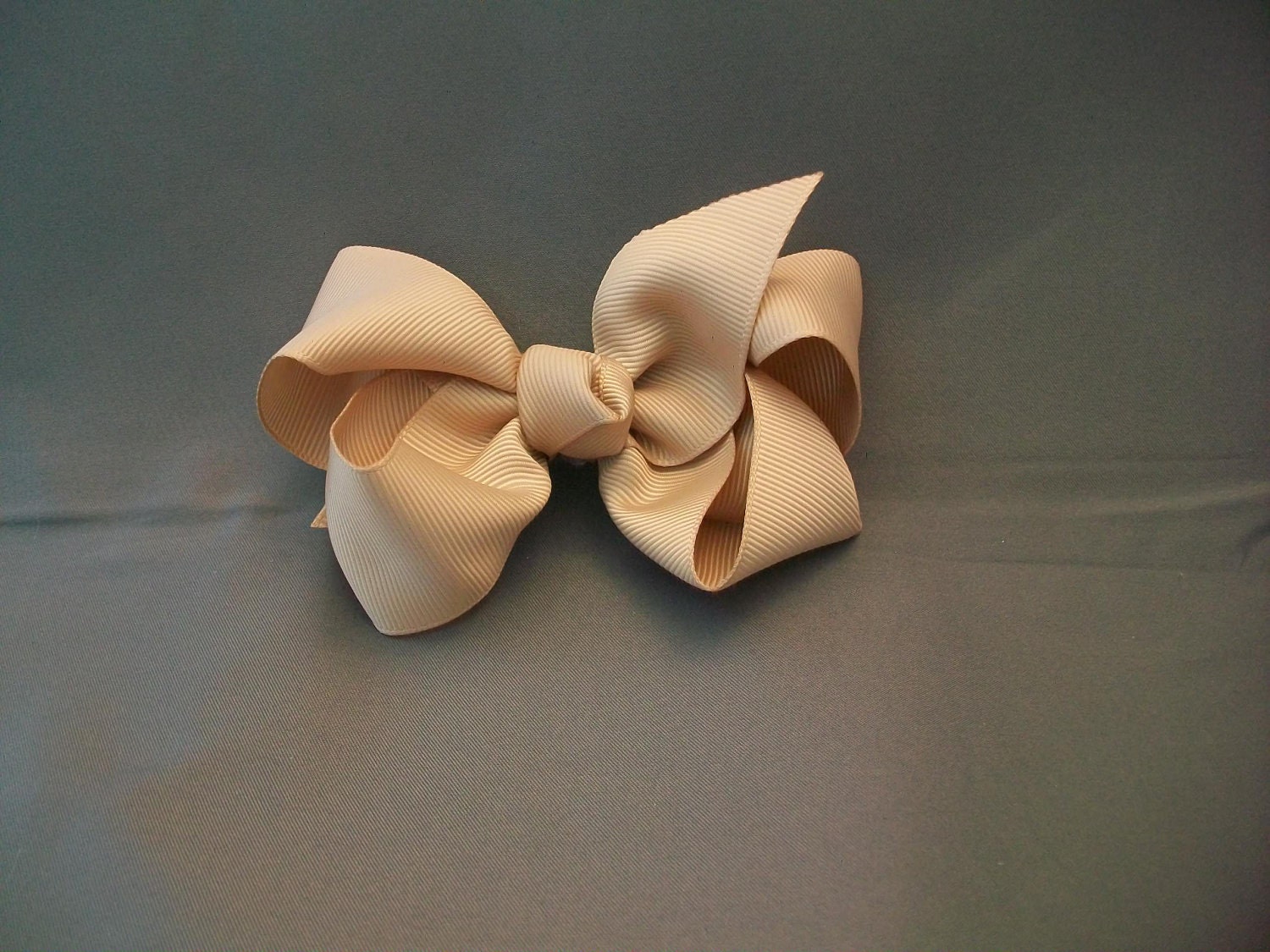 Champagne Beige Hairbow Bow with No Slip Grip