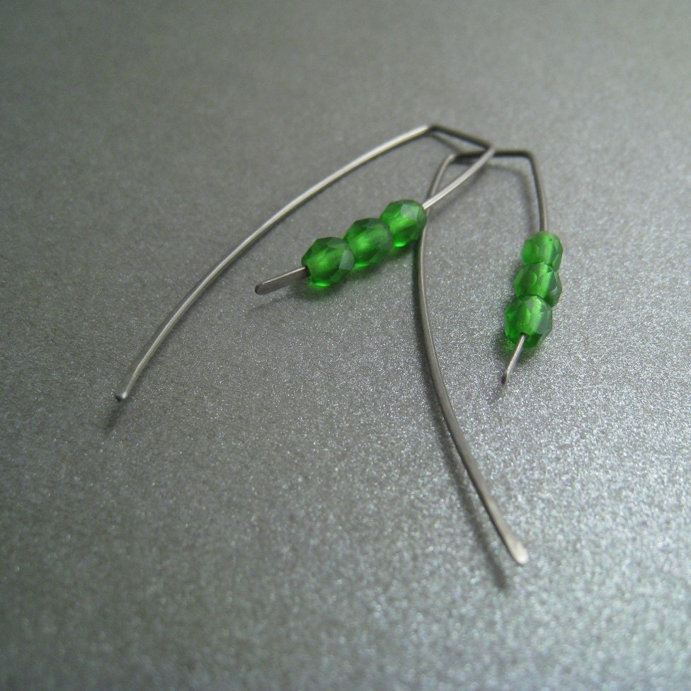 Niobium Earrings - Apple Green Glass Beads - Hypoallergenic - Simple Modern Minimal Beaded Earrings