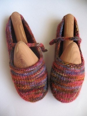 PDF Knitting Pattern / Mama Janes One Skein Luxury Slippers