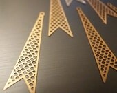 20 Vintage raw brass die cut metal geometric pop art charm in long triangle shape gold tone holes 35 x8mm mesh