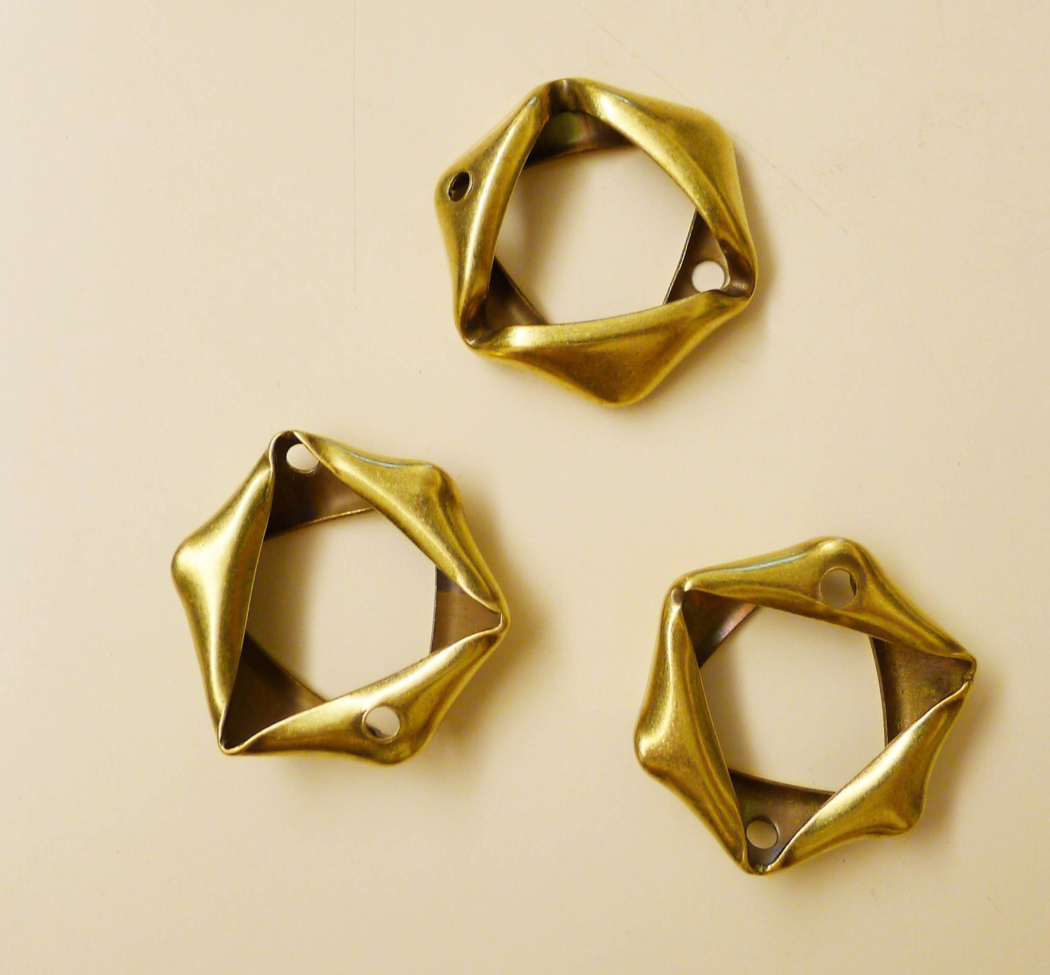 10 pieces of vintage bent tube outline charm in hexagon shape geometric art deco 32 mm with 2 holes