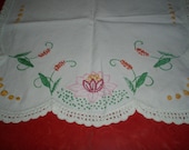 nice vintage hand embroidered table runner