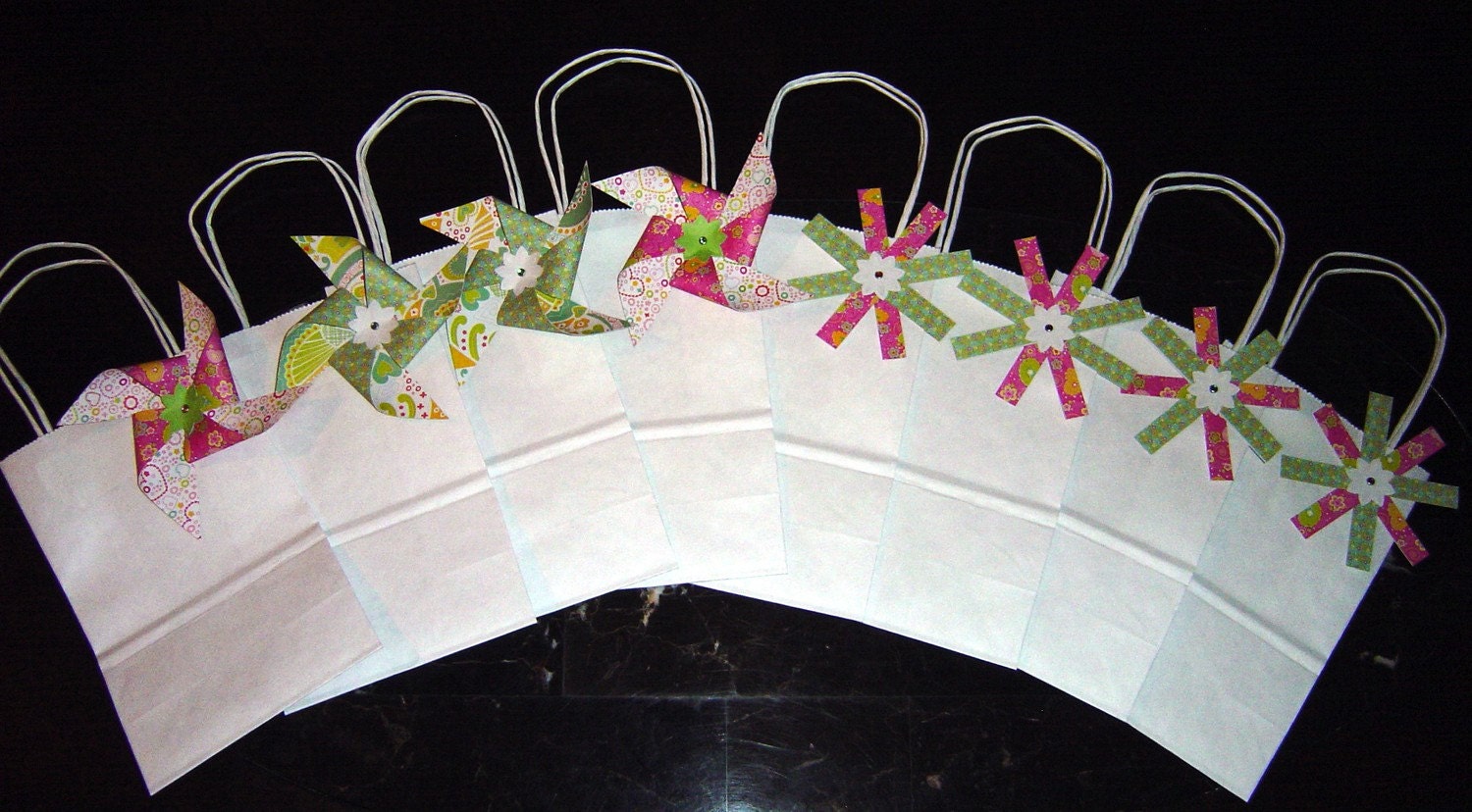 SALE 8  KRAFT Gift Favor Favour Goody Gift Bags Pinwheel Chicks and Confetti Party Decorations SALE