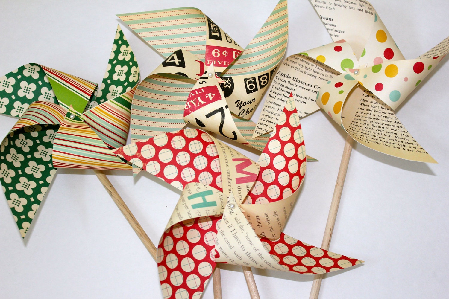 PINWHEELS Set of Pinwheels 4 Large Twirlable Pinwheels MERRY go ROUND