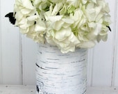 One medium birch bark vase, Blanc
