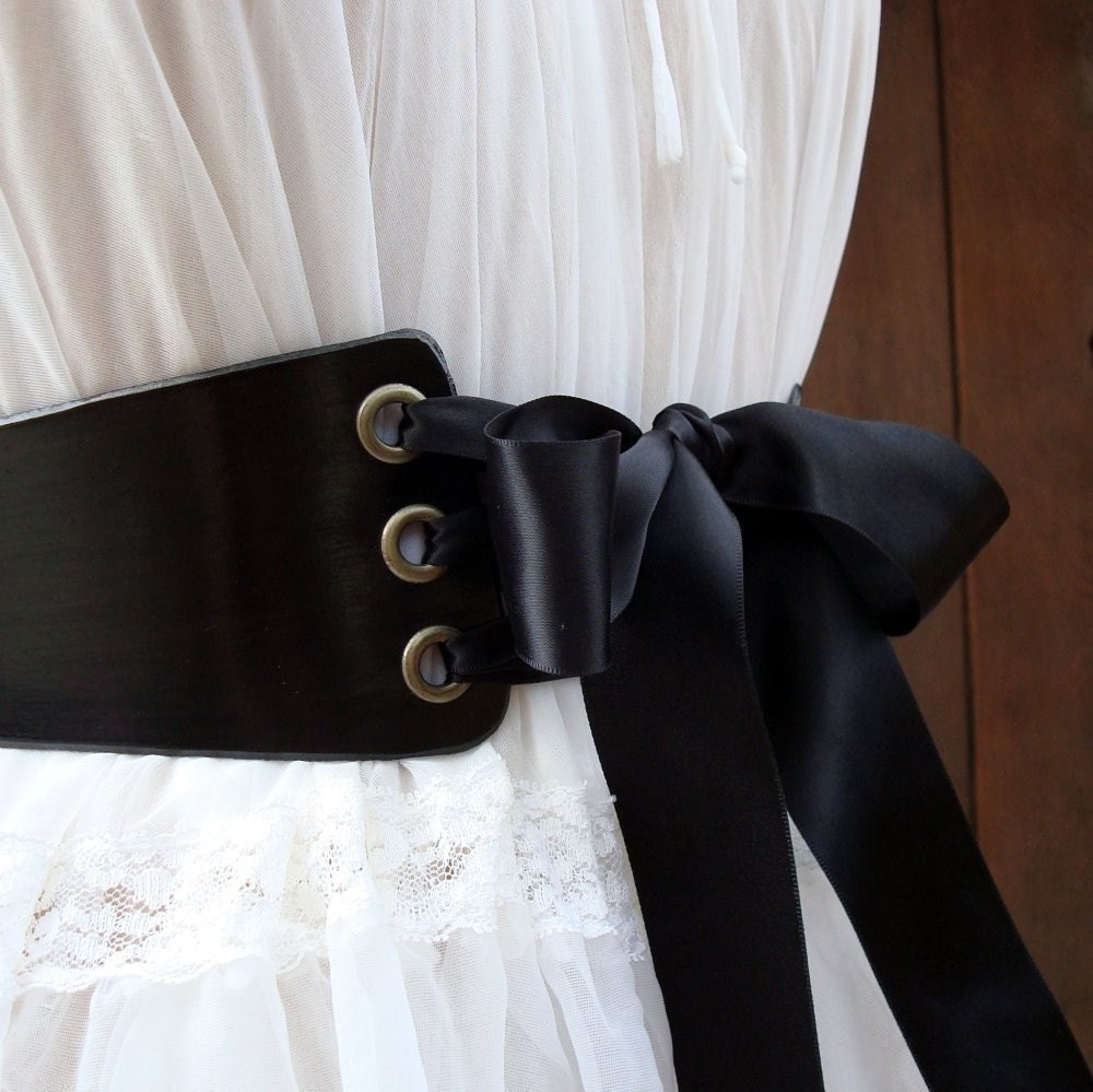 The Villianess......Black Leather Lace Up Belt