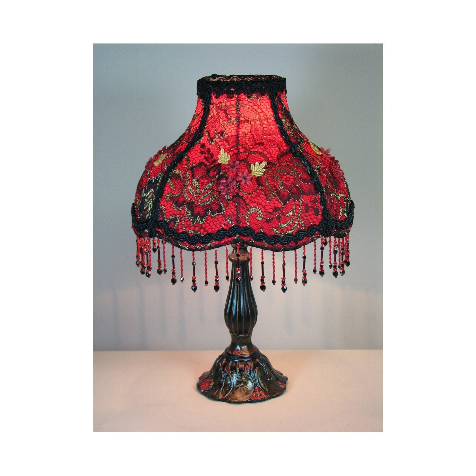 Victorian Style Lamp Shades on Small Victorian Styletable Lamp With Victorian Lamp Shade  Passion S