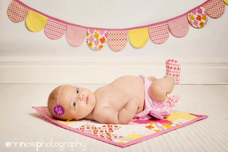 Scallop Bunting, Strawberry Lemonade, Photo Prop Set up for Girls