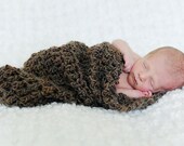 Baby cocoon hand-crocheted in bulky wool