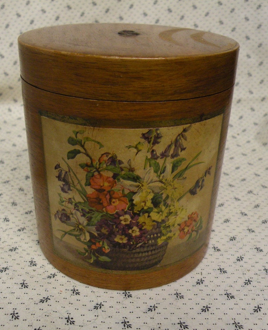 Antique Bent Wool Yarn Holder