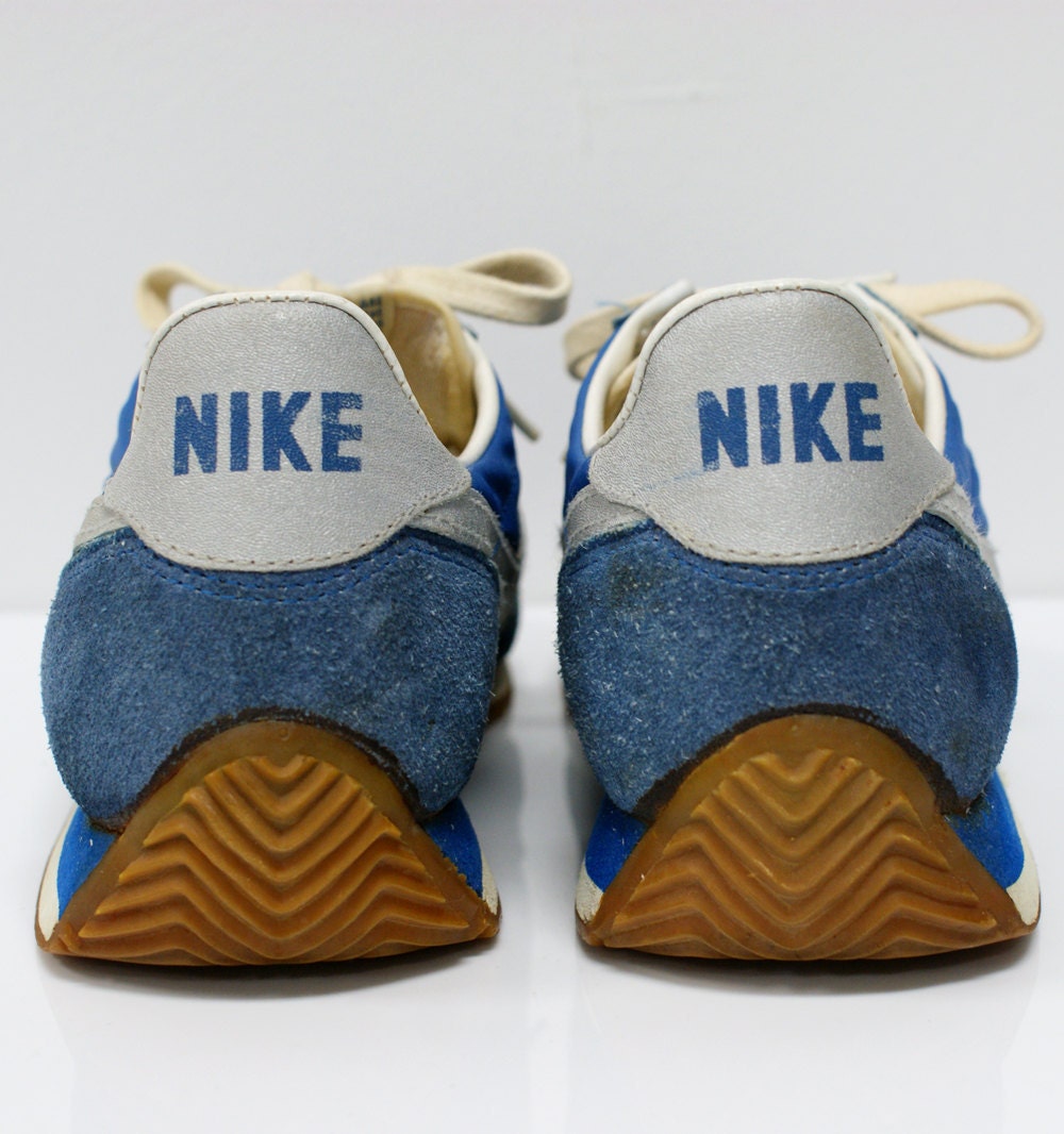 Vintage Pair of 1970s-80s Nike Sneakers Blue and Silver size 8.5 mens