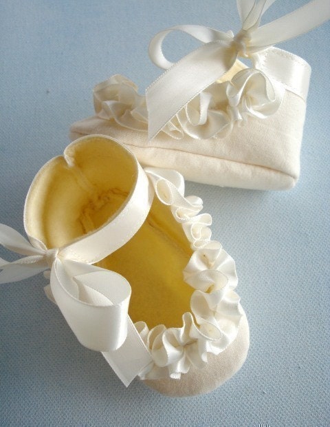 Baby Shoes - Booties with Ruffled Ribbon Sewing Pattern - PDF ePattern