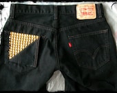 New 32/30 Mens Super destroyed shredded gold pyramid studded pocket Levis jeans
