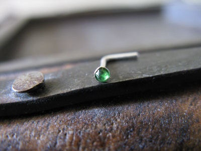 Sterling silver nose stud Green