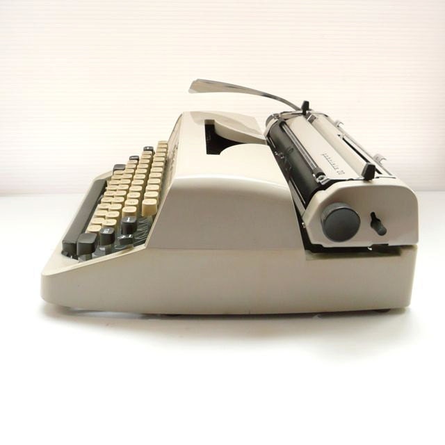 Adler Gabriele 20 Grundig Typewriter