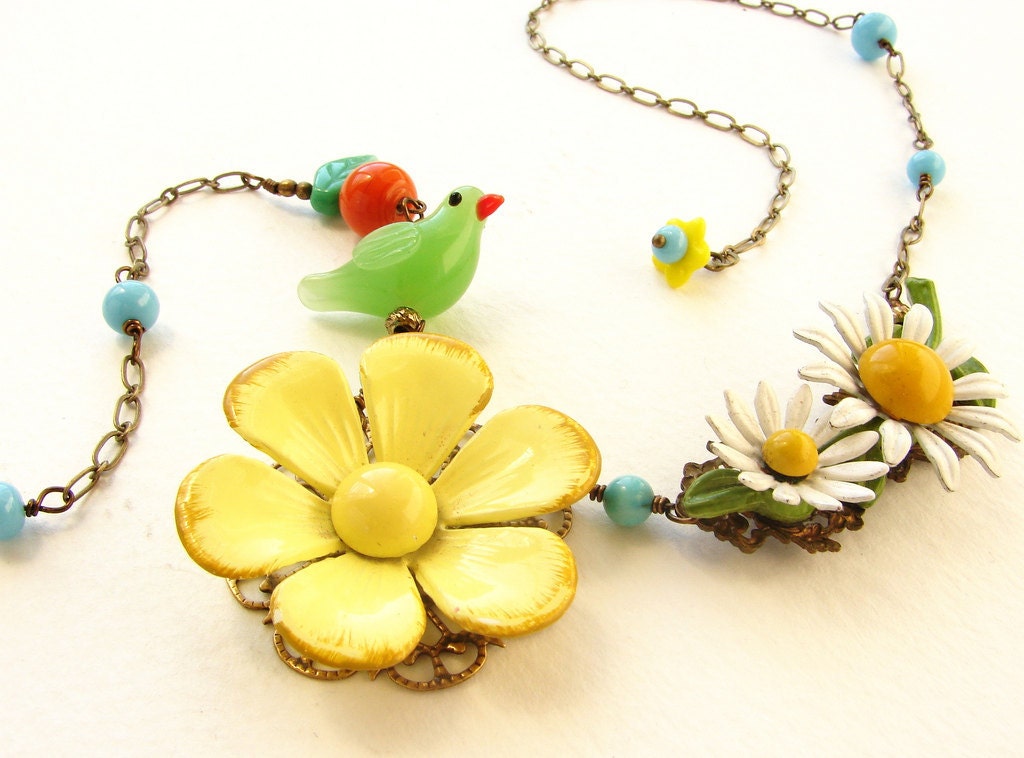 Vintage Yellow Buttercup Daisy Green Bird Necklace, Vintage Brooch orange flower bird necklace