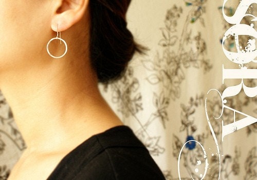 Simple silver circles necklace, bridesmaid jewelry, infinity jewelry, wedding party gifts, Minimal Circle everyday necklace