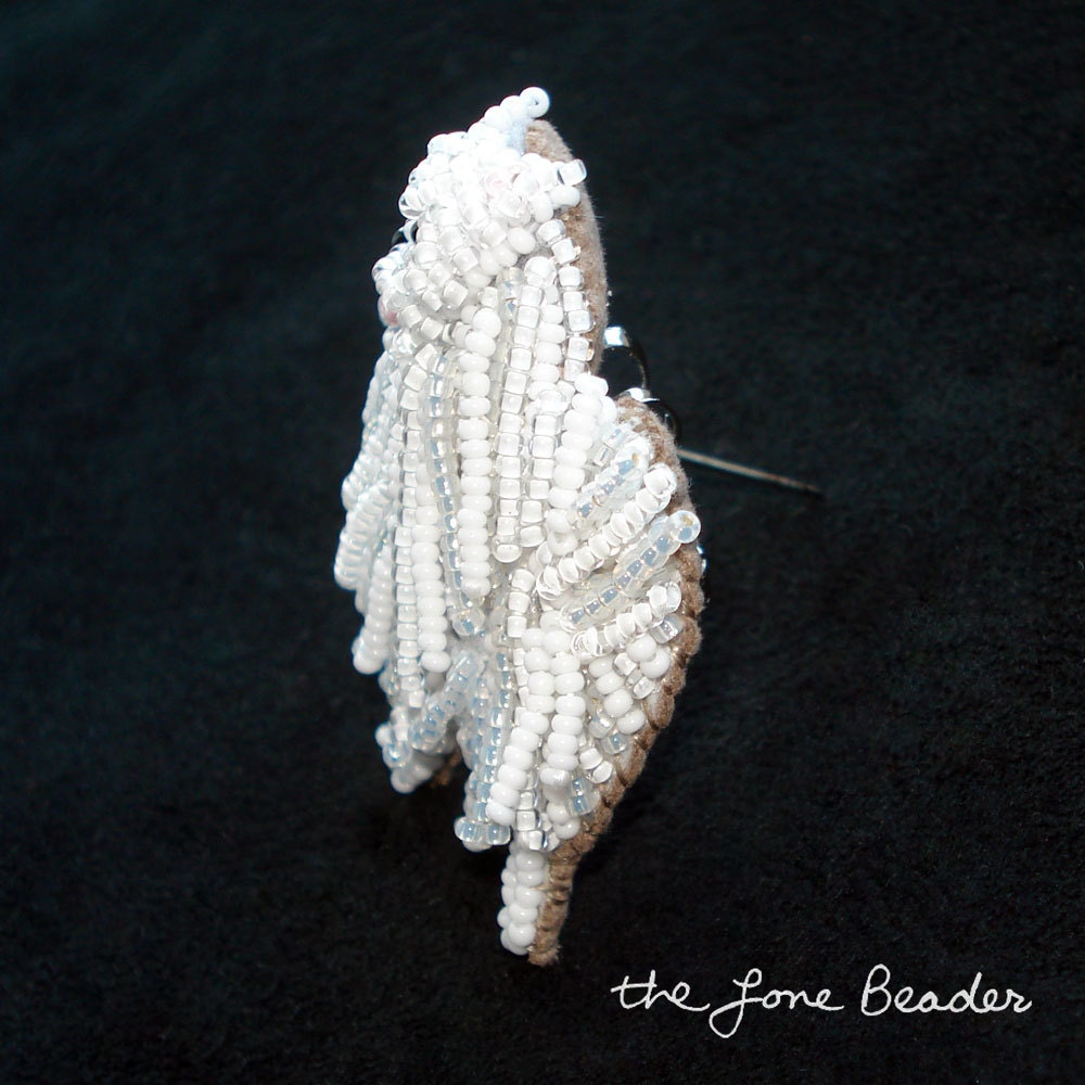 Beaded American Eskimo or Samoyed dog pin/ pendant art jewelry brooch (Made to Order)