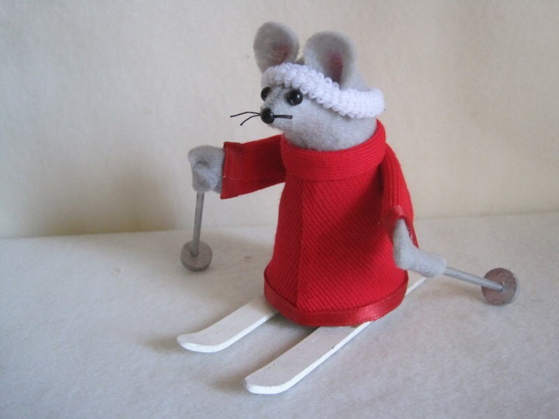 Mouse Skiing