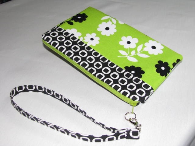 Wristlet