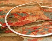 Silver circle blue pearl hoops