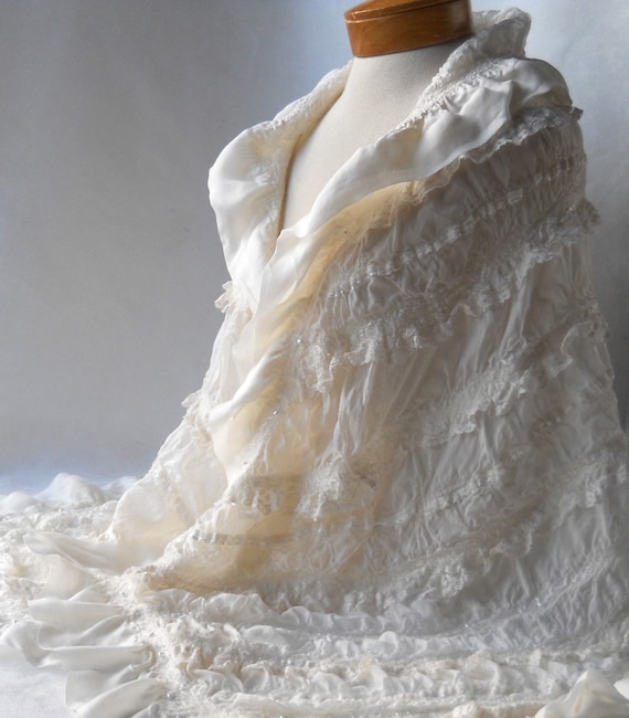 Bridal wrap or shawl in ivory and lace