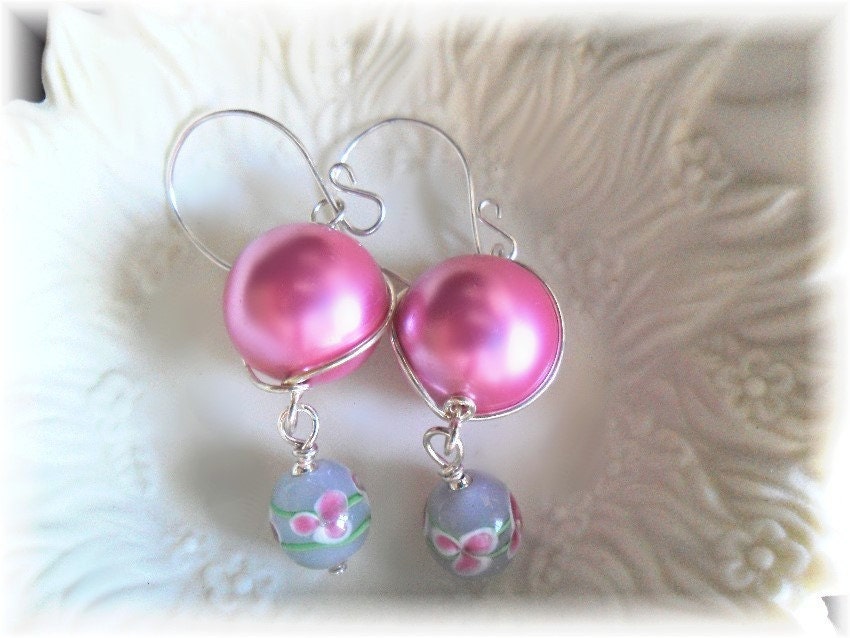Nature - ally Chic Earrings - Pink faux pearls with blue and pink flowered lampwork dangle earrings