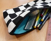 Checked pencil case (blue)