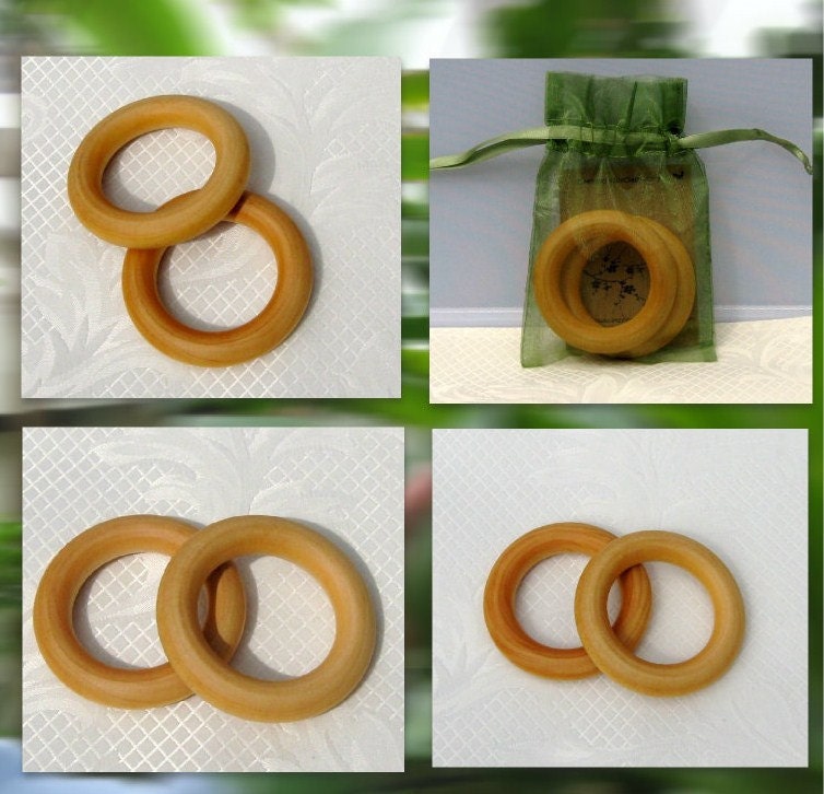 A gift set of 2 teething rings