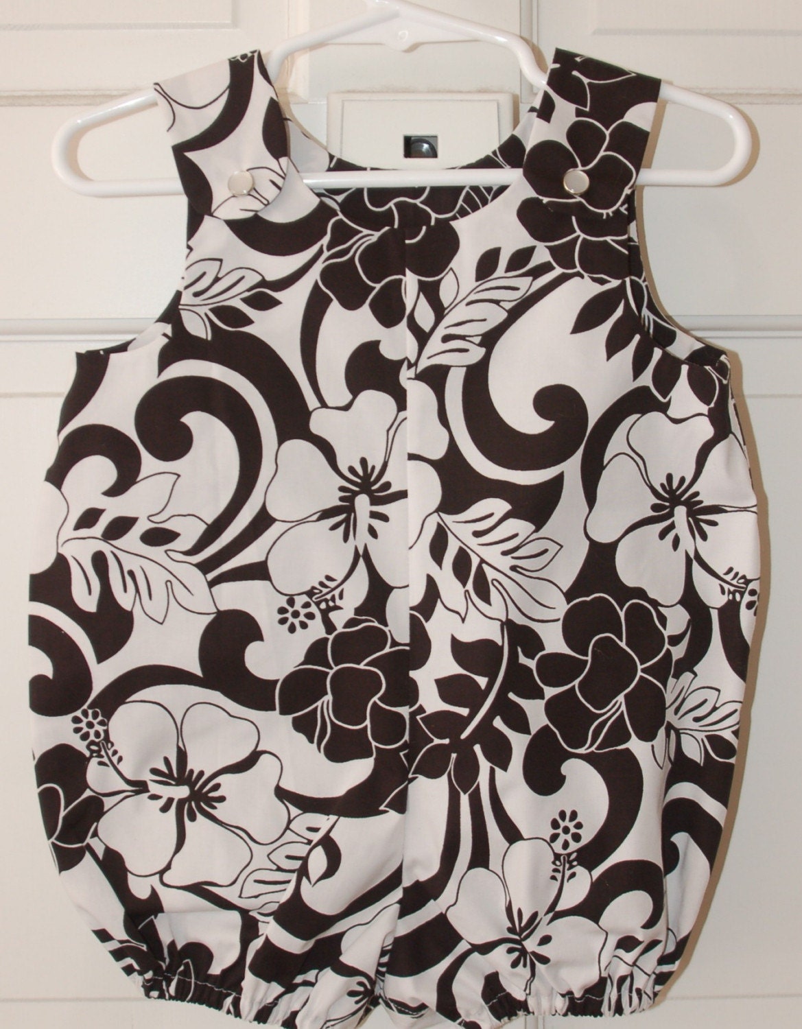 Hawaiian jumper size 6-9 months