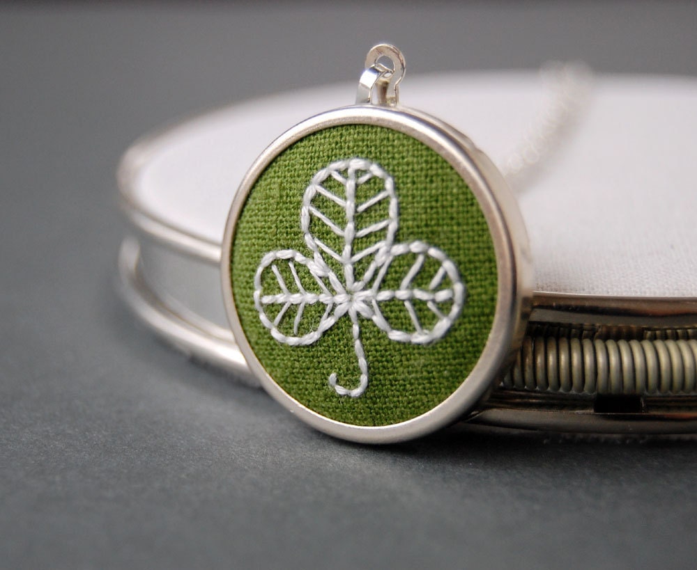 Clover Necklace Embroidered Shamrock on Moss Green Linen