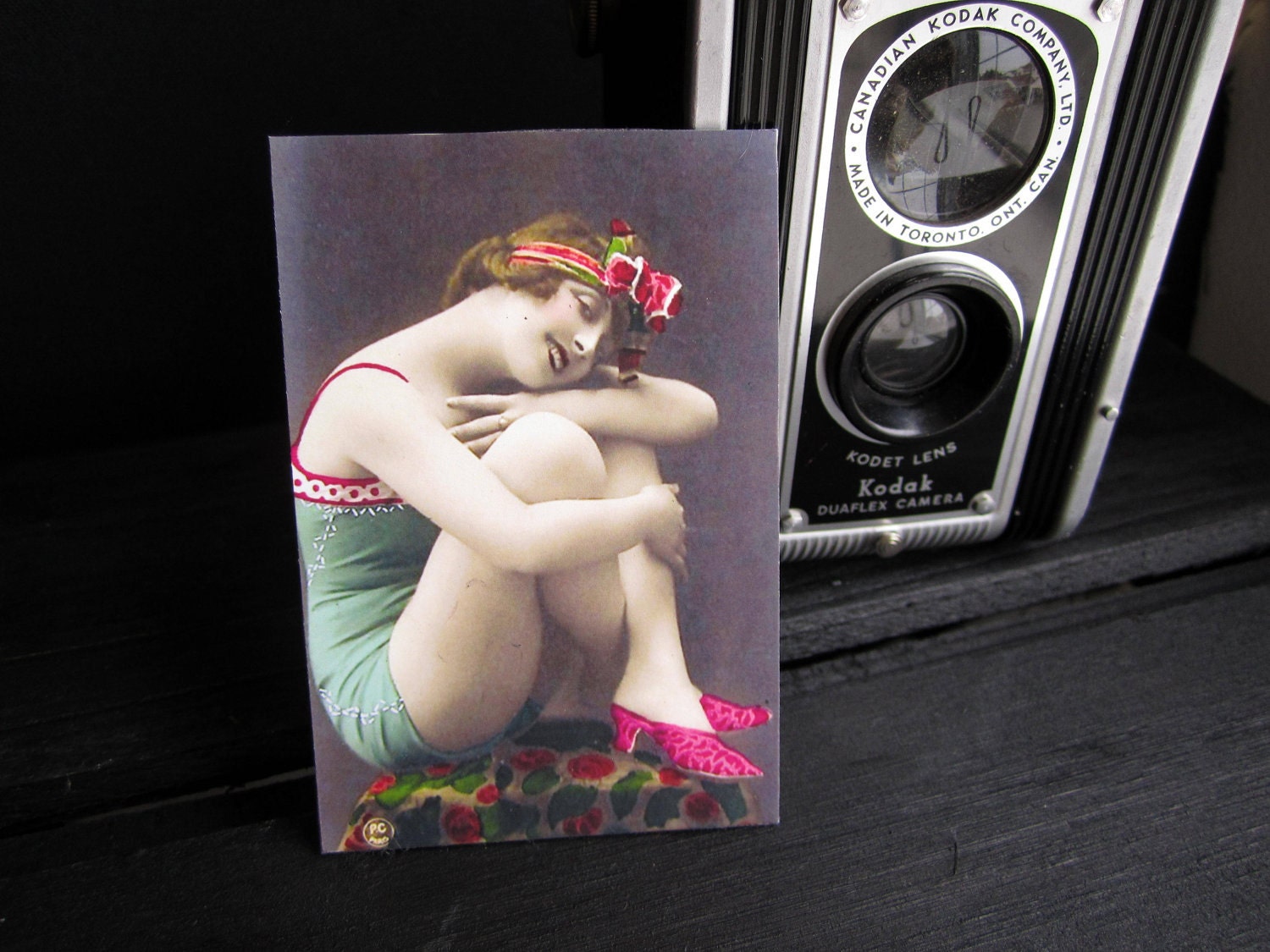 Vintage bathing beauty flat magnet