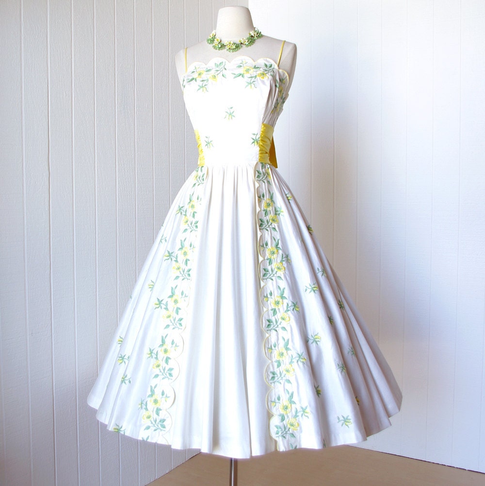 vintage 1950's dress ...gorgeous ERICA EMBROIDERED polished cotton scalloped bodice full circle skirt pin-up party cocktail dress obi bow