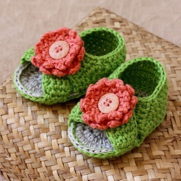 Instant download - Crochet PATTERN for baby booties (pdf file) - Cross Strap Baby Sandals