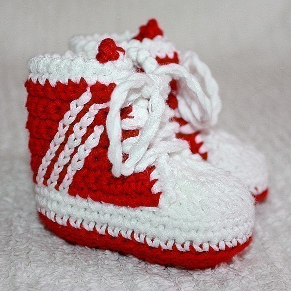Instant download - Crochet PATTERN for baby booties (pdf file) - Baby Sneakers (tennis shoes)