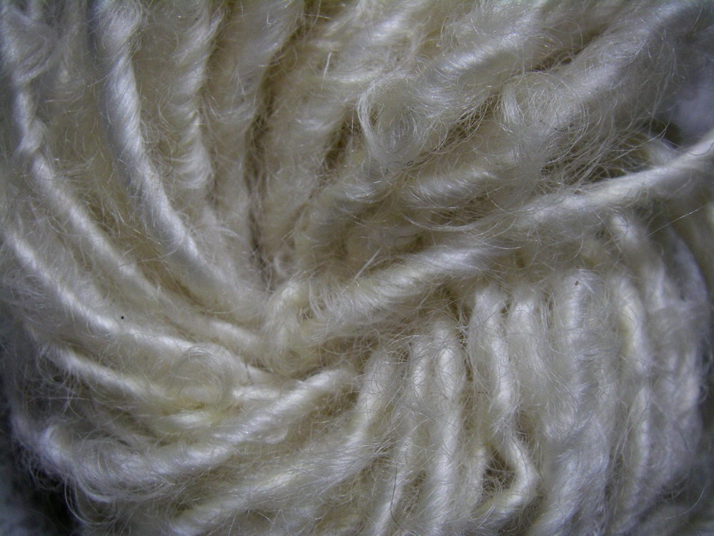 Handspun Natural White Wool Yarn in a Extra-Bulky Weight by KnoxFarmFiber