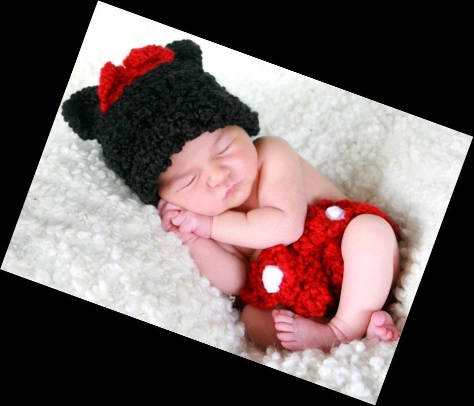 15% OFF use coupon code XMASJULY----Minnie or mickey Mouse set Hat and diaper cover Newborn -12 month