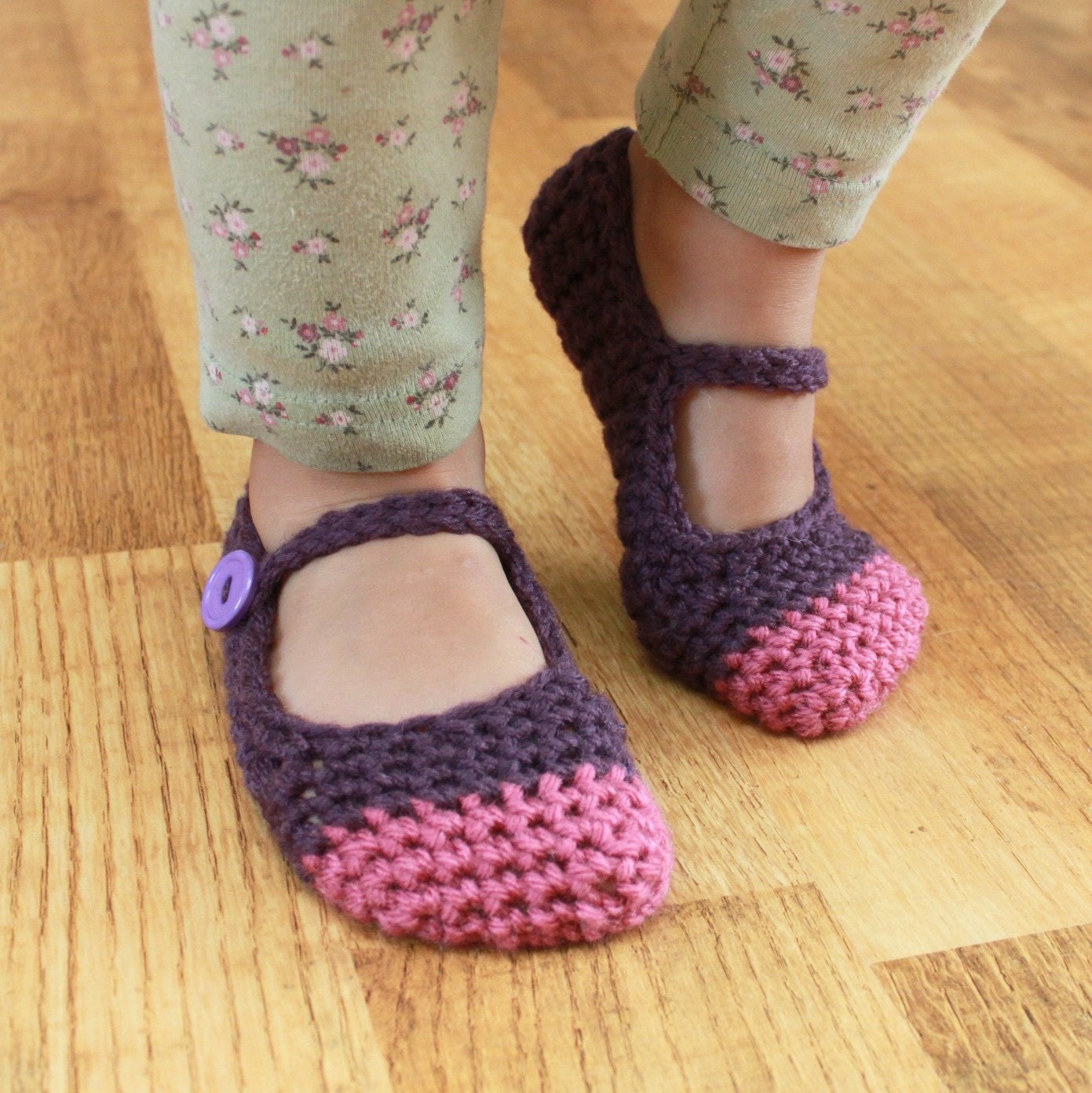 Instant Download - Crochet Pattern - Chloe Slippers (Newborn - Small Child Sizes)
