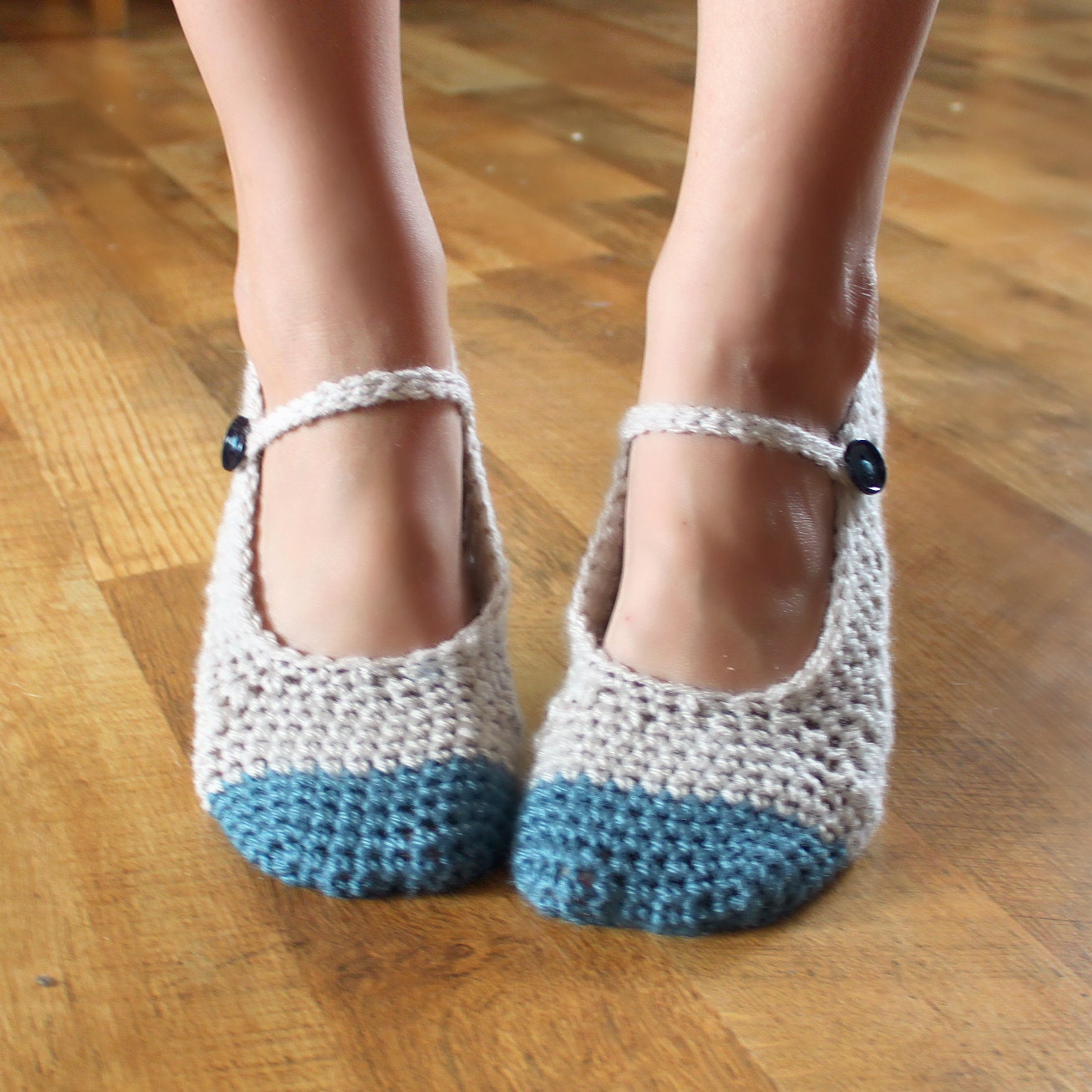 Instant Download - Crochet Pattern - Adult Chloe Slippers (Sizes 3-12)